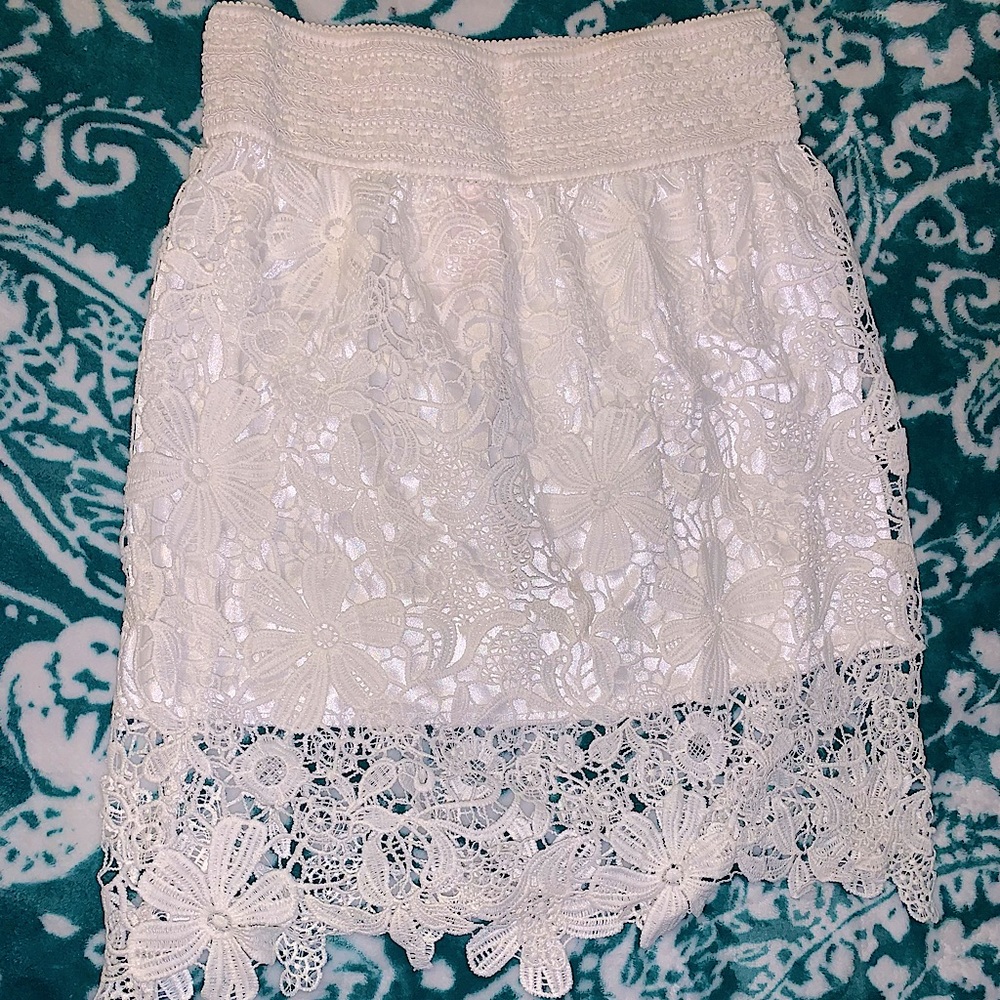 Thick Lace White Skirt (S/M)